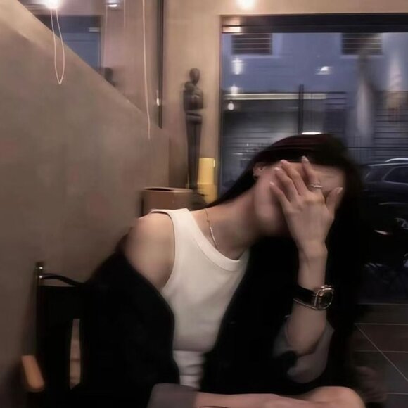 Meet your Posher, Annalise - Picture 1 of 1